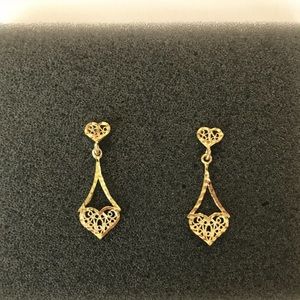 14k gold heart earrings.